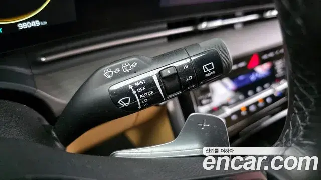 Kia Carnival 2023 — ფოტო 8/20