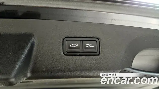 Kia Carnival 2023 — ფოტო 12/20