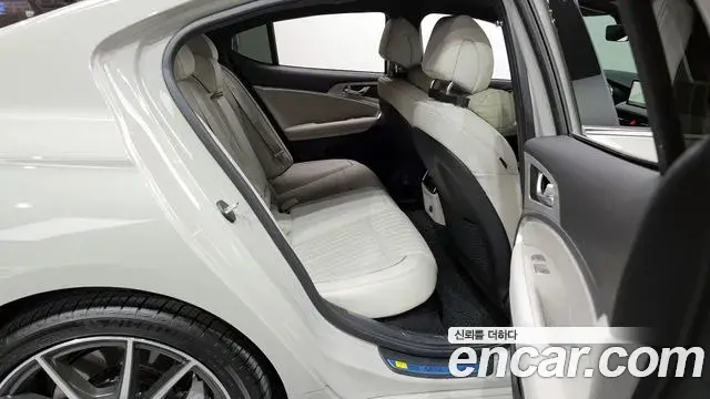 Genesis G70 2023 — Şəkil 11/13
