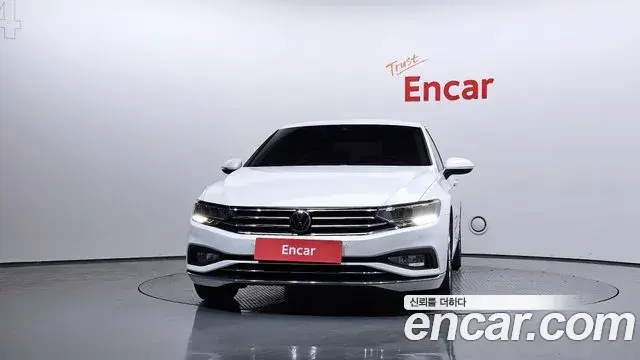 Volkswagen Passat GT 2021 — ფოტო 3/20