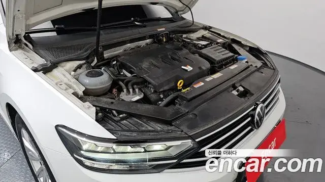 Volkswagen Passat GT 2021 — ფოტო 18/20
