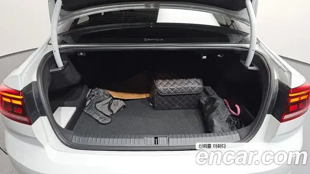 Volkswagen Passat GT 2021 — ფოტო 9/20