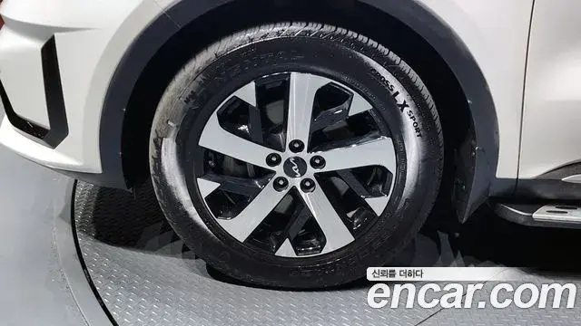 Kia Sorento 2022 — ფოტო 6/20