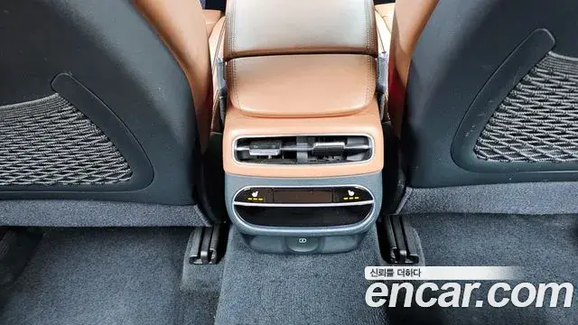 Genesis GV70 2021 — Photo 20/20
