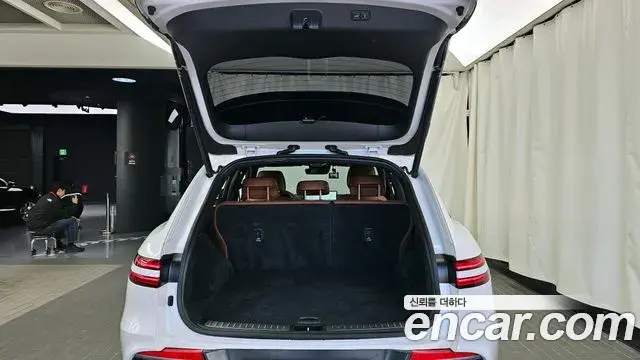 Genesis GV70 2021 — Photo 17/20