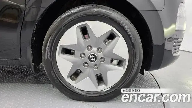 Hyundai Staria 2025 — Şəkil 16/20