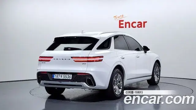 Genesis GV70 2021 — Photo 19/20