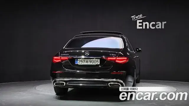 Mercedes-Benz S-Class 2023 — Photo 15/20