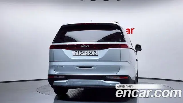 Kia Carnival 2022 — ფოტო 20/20