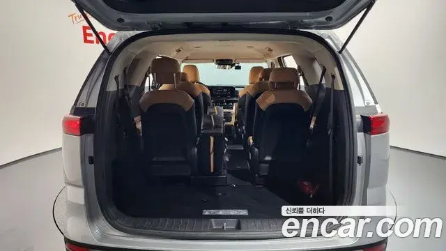 Kia Carnival 2022 — ფოტო 10/20