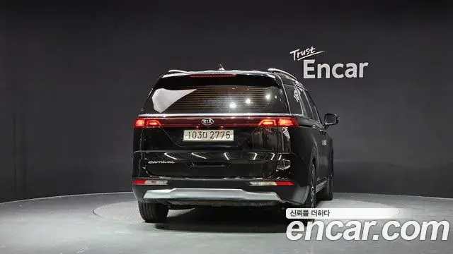 Kia Carnival 2020 — ფოტო 4/20