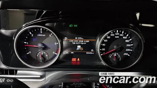 Kia Carnival 2020 — ფოტო 5/20