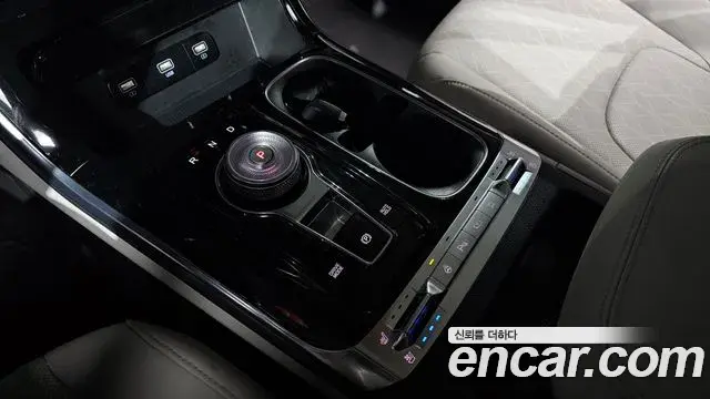 Kia Carnival 2020 — ფოტო 6/20