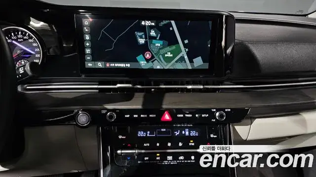 Kia Carnival 2020 — ფოტო 16/20