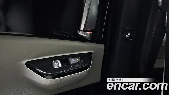 Kia Carnival 2020 — ფოტო 11/20