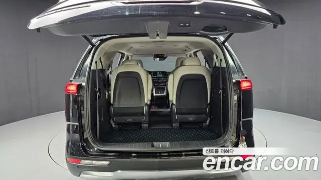 Kia Carnival 2020 — ფოტო 15/20