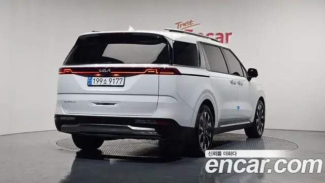 Kia Carnival 2023 — Фото 2/20