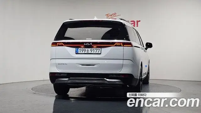 Kia Carnival 2023 — Фото 4/20