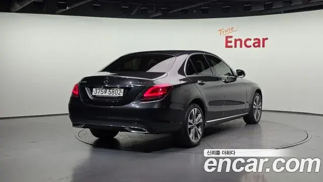 Mercedes-Benz C-Class 2020 — Photo 16/20