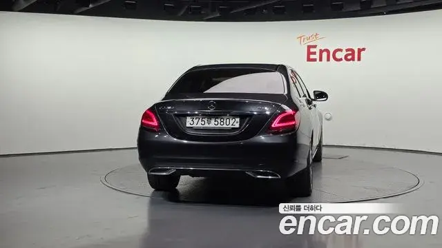 Mercedes-Benz C-Class 2020 — Photo 5/20
