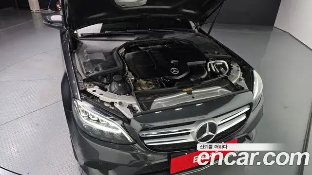 Mercedes-Benz C-Class 2020 — Photo 7/20