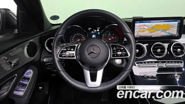 Mercedes-Benz C-Class 2020 — Photo 19/20