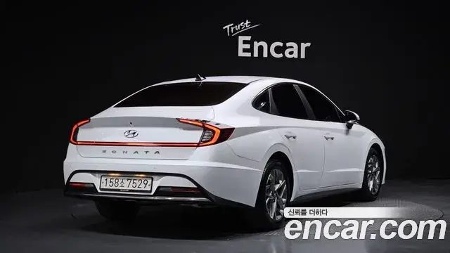 Hyundai Sonata Hybrid 2019 — Photo 15/20