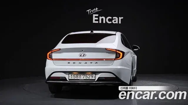 Hyundai Sonata Hybrid 2019 — Photo 2/20