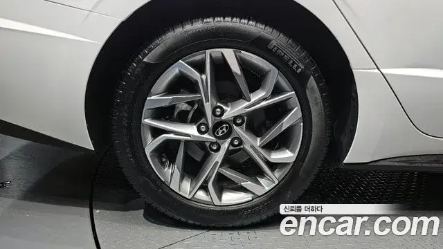 Hyundai Sonata Hybrid 2019 — Photo 16/20