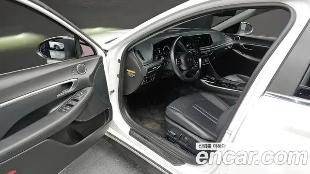 Hyundai Sonata Hybrid 2019 — Photo 19/20