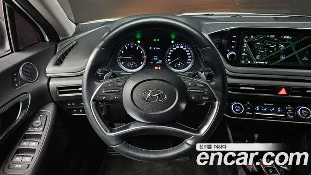 Hyundai Sonata Hybrid 2019 — Photo 10/20