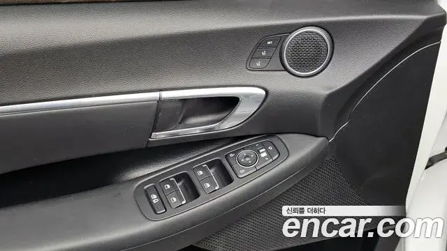 Hyundai Sonata Hybrid 2019 — Photo 8/20