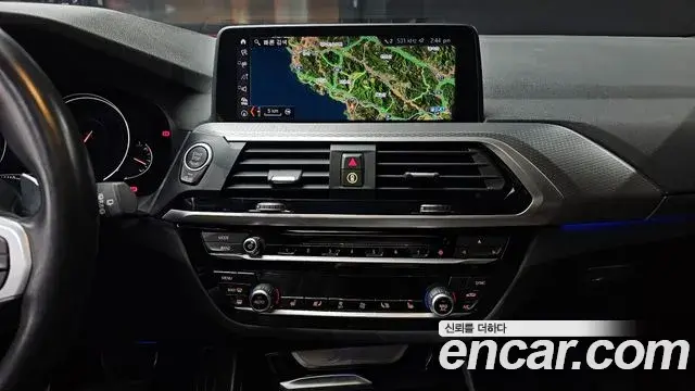 BMW X3 2018 — ფოტო 13/20