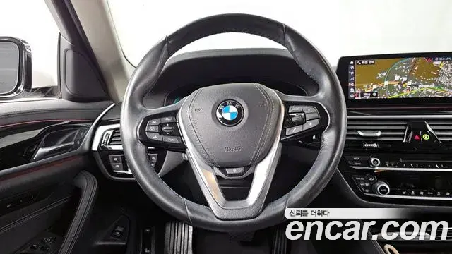 BMW 5 Series 2019 — Фото 13/20