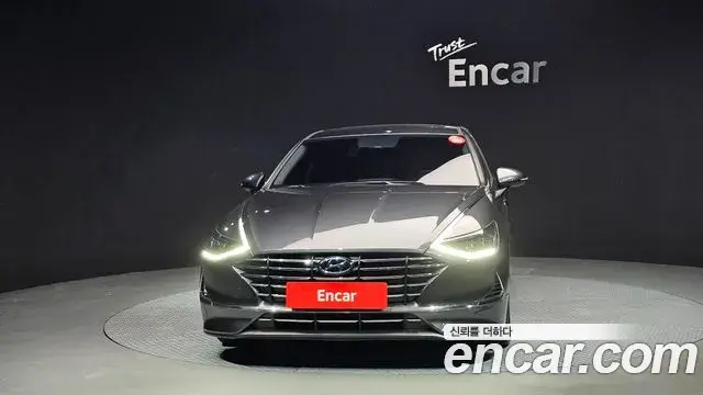 Hyundai Sonata Hybrid 2020 — Photo 8/20