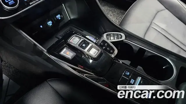 Hyundai Sonata Hybrid 2020 — Photo 15/20