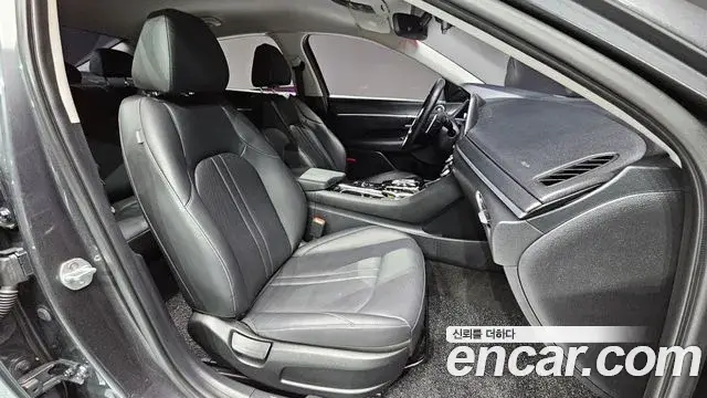 Hyundai Sonata Hybrid 2020 — Photo 10/20