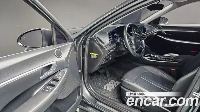 Hyundai Sonata Hybrid 2020 — Photo 6/20