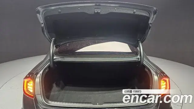 Hyundai Sonata Hybrid 2020 — Photo 17/20