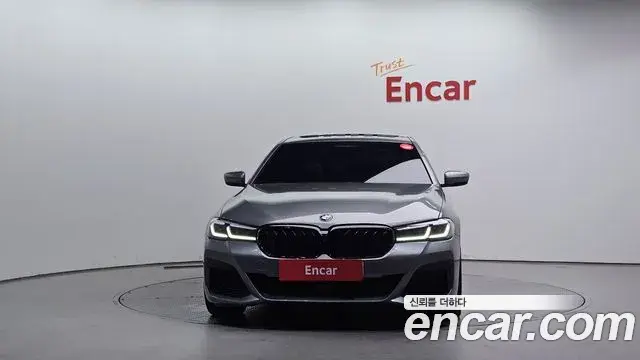 BMW 5 Series 2023 — ფოტო 8/20