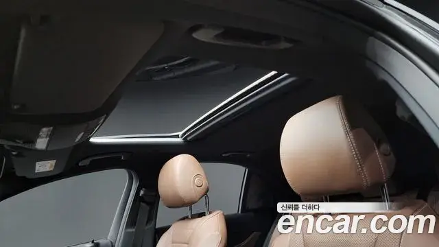Mercedes-Benz E-Class 2022 — Photo 16/20