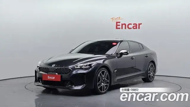 Kia Stinger 2020 — Фото 1/20