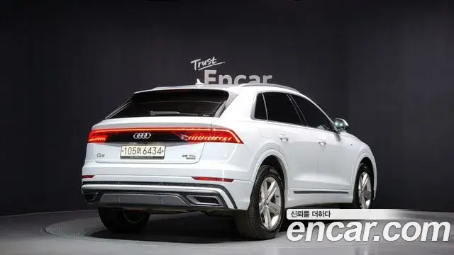 Audi Q8 2020 — ფოტო 18/20
