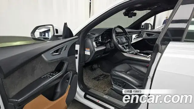 Audi Q8 2020 — ფოტო 6/20