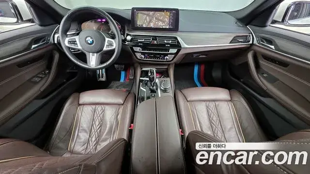 BMW 5 Series 2020 — Photo 10/20