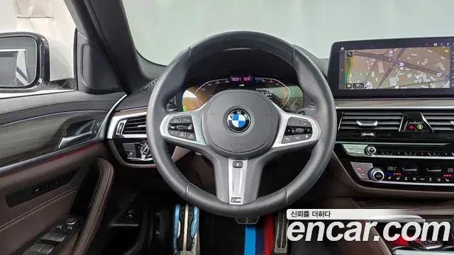 BMW 5 Series 2020 — Photo 13/20