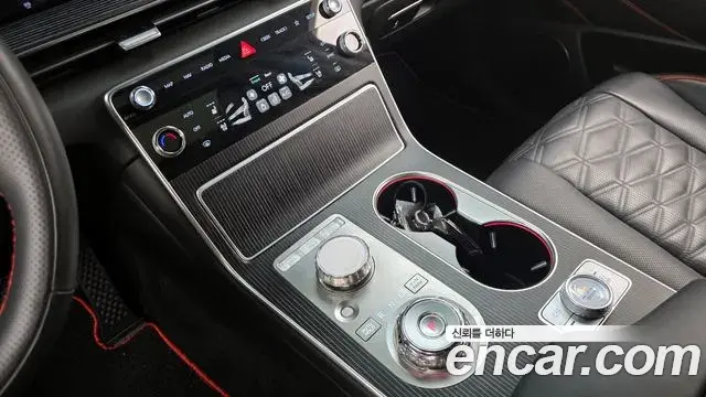 Genesis GV80 Coupe 2023 — Şəkil 18/20