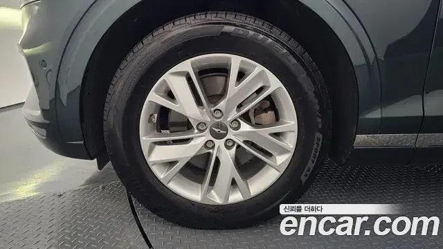 Genesis GV70 2022 — Photo 1/20