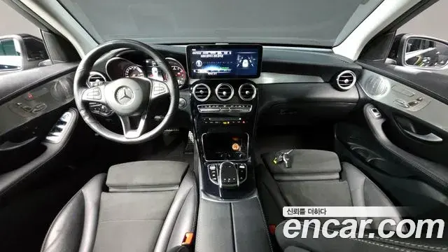 Mercedes-Benz GLC-Class 2019 — Şəkil 19/20