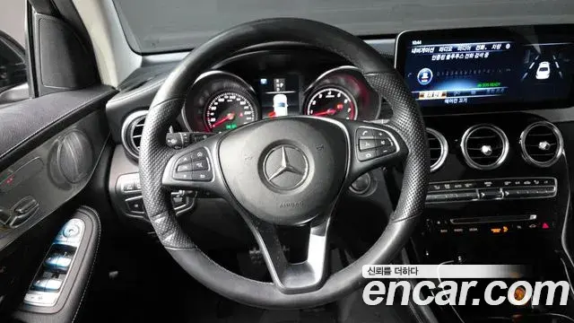 Mercedes-Benz GLC-Class 2019 — Şəkil 18/20